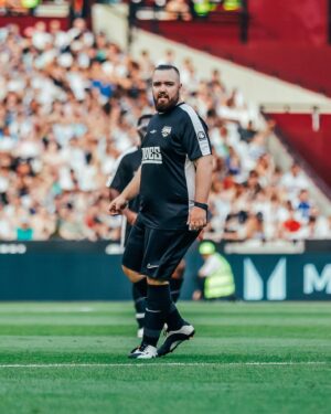 Andrew Shane Instagram - Unreal day today at the @sidemen Charity Match 🔥

Thank you to the boys for having me back again. A huge success and so much money raised. Well done everyone involved & thank you to everyone who came & supported from home ❤️