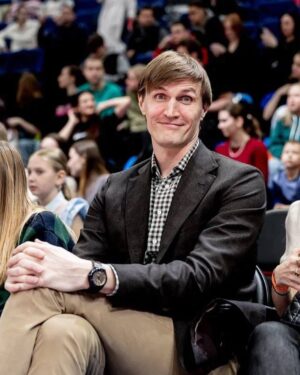 Andrey Kirilenko Instagram - Финал Четырех Единой Лиги ВТБ @vtbyouth среди юниоров сыгран.⠀
⠀
Этот чемпионат — не только про красивый баскетбол, но и про возможность увидеть начало пути будущих звезд! Кто знает, где мы встретим ребят в будущем. ⠀
⠀
Я от всей души поздравляю победителей и выражаю благодарность организаторам. Всем баскетбол 🏀