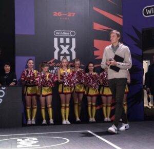 Andrey Kirilenko Instagram - Сегодня хочу сказать слова благодарности гостеприимной республике Беларусь!
В Солигорске прошли матчи первого тандема «Мастер» мужского Winline Чемпионата России 3х3 в которых впервые сыграли команды из других стран. Причем сразу три! Это местный «Шахтер», сербская «Звездара» и китайский «Ханьчжоу». 
Помимо просмотра отличных зрелищных игр я получил уникальный опыт - спустился в шахты, где добывается калийная соль, и для меня стало настоящим открытием, что каждая пятая тонна калийной соли в мире произведена на предприятии Беларуськалий!