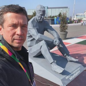Andrey Merzlikin Instagram - Первый Всемирный Молодежный Фестиваль в Сочи!!!
20000 гостей из 188 стран!
Масштаб космический! Люди все в радостном настроение и в дружелюбных эмоциях! Ну и с погодой просто повезло!!! Такого марта я не припомню в Сочи!
Отдельная планета - 
Сириус. Когда-то это был Олимпийский парк.
Наше выступление перед гостями в ледовом дворце было эпичным! Такого сценического света, звука, экраны и камеры, у нас еще не было, плюс полный зал зрителей и высший пилотаж организации!
Тот момент, когда чувствуешь себя рок-звездой)))
.
#фреддимеркуринаминималках #сочи #сириус #вмф #шукшин #человекземли #весна #работуработаем😜 #ЗнаниеПервые #ЗнаниеТеатр