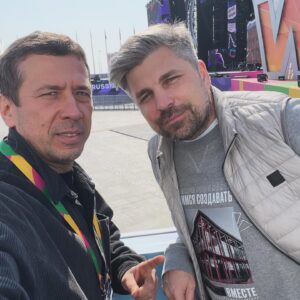 Andrey Merzlikin Instagram - Первый Всемирный Молодежный Фестиваль в Сочи!!!
20000 гостей из 188 стран!
Масштаб космический! Люди все в радостном настроение и в дружелюбных эмоциях! Ну и с погодой просто повезло!!! Такого марта я не припомню в Сочи!
Отдельная планета - 
Сириус. Когда-то это был Олимпийский парк.
Наше выступление перед гостями в ледовом дворце было эпичным! Такого сценического света, звука, экраны и камеры, у нас еще не было, плюс полный зал зрителей и высший пилотаж организации!
Тот момент, когда чувствуешь себя рок-звездой)))
.
#фреддимеркуринаминималках #сочи #сириус #вмф #шукшин #человекземли #весна #работуработаем😜 #ЗнаниеПервые #ЗнаниеТеатр