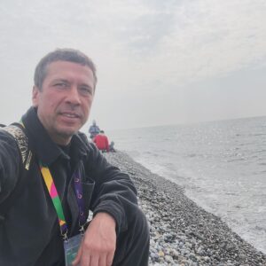 Andrey Merzlikin Instagram - Первый Всемирный Молодежный Фестиваль в Сочи!!!
20000 гостей из 188 стран!
Масштаб космический! Люди все в радостном настроение и в дружелюбных эмоциях! Ну и с погодой просто повезло!!! Такого марта я не припомню в Сочи!
Отдельная планета - 
Сириус. Когда-то это был Олимпийский парк.
Наше выступление перед гостями в ледовом дворце было эпичным! Такого сценического света, звука, экраны и камеры, у нас еще не было, плюс полный зал зрителей и высший пилотаж организации!
Тот момент, когда чувствуешь себя рок-звездой)))
.
#фреддимеркуринаминималках #сочи #сириус #вмф #шукшин #человекземли #весна #работуработаем😜 #ЗнаниеПервые #ЗнаниеТеатр