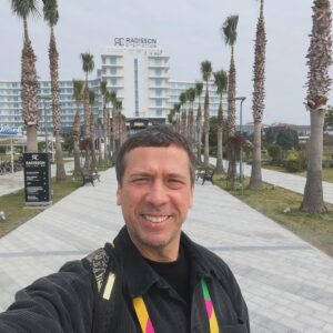 Andrey Merzlikin Instagram - Первый Всемирный Молодежный Фестиваль в Сочи!!!
20000 гостей из 188 стран!
Масштаб космический! Люди все в радостном настроение и в дружелюбных эмоциях! Ну и с погодой просто повезло!!! Такого марта я не припомню в Сочи!
Отдельная планета - 
Сириус. Когда-то это был Олимпийский парк.
Наше выступление перед гостями в ледовом дворце было эпичным! Такого сценического света, звука, экраны и камеры, у нас еще не было, плюс полный зал зрителей и высший пилотаж организации!
Тот момент, когда чувствуешь себя рок-звездой)))
.
#фреддимеркуринаминималках #сочи #сириус #вмф #шукшин #человекземли #весна #работуработаем😜 #ЗнаниеПервые #ЗнаниеТеатр