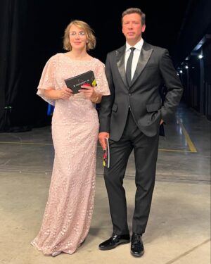 Andrey Merzlikin Instagram - Национальная премия интернет-контента (Премия ИРИ) - это ежегодное мероприятие для награждения авторов социально-значимого контента.
Премия проходит уже в третий раз.
Главная тема церемонии - Сила притяжения семьи. 
Всё приурочено к Году семьи. 
Мои главные эмоции связаны с выходом на сцену вместе с супругой Анной в качестве соведущей. Анюта справилась на отлично, а сценический образ  смотрелся роскошно. Настоящая кинодива!
Рад стать частью большой семьи ИРИ. 

.

 #ПремияИРИ 
#ГодСемьи