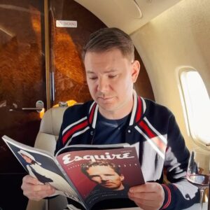 Andrey Shirman Instagram - Малышка , мои враги заблокировали мне кредитки, счета, да и весь “ШирманБанк” - дальше вы сами все знаете что делать!!) 😅 Кому сколько не жалко, девочки !!! #tinderswindler #netflix