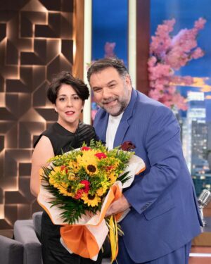 Andri Theodotou Instagram - “The 2Night show” Σήμερα το βράδυ !!! @ant1tv @grigorisarnaoutoglou.official #show #picoftheday #photo #instagram #instadaily #actress #beautiful #cute #me #november #first #1 #tv #lovemyjob Thank you @elenapavlou_official  @nansy79 and @manolisskopelitis !!!