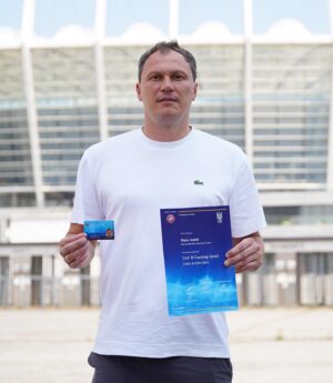 Andrii Piatov Instagram - Перший пішов ☑️ Перший диплом з тренерства.
⠀
Любов до футболу в крові. Досвід потрібно вчитися використовувати з користю для наступних футбольних поколінь 🇺🇦
⠀
Навчання продовжується 💪