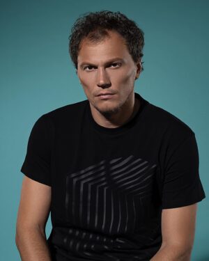 Andrii Piatov Instagram - У період Другої світової війни загинуло щонайменше 10 мільйонів українців!
⠀
Страшні цифри. Неможливо осягнути їх ні розумом, ні уявою.
⠀
Ніколи знову!
Аби не було війни!
Мирного неба!
⠀
Українці дуже добре зрозуміли вагу цих слів. На жаль…
⠀
У День пам’яті та примирення зі всім цивілізованим світом вшановуємо загиблих у Другій світовій.
⠀
Щодня разом робимо все для того, щоб трагедії минулого не повторювалися в майбутньому.