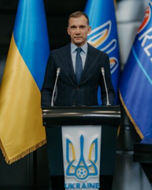 Andriy Shevchenko Instagram - Відсьогодні починаю працювати президентом Української асоціації футболу. Дякую за довіру делегатам XXVI Конгресу УАФ. 

Попереду відповідальна задача — розвивати український футбол у найскладніший час в історії України. Зробити його масовим і доступним.

Для цього з командою зосередимося на таких кроках: прозорість та цифровізація діяльності асоціації, розвиток збірних команд та їхніх брендів, співпраця з клубами, реформа арбітражу та підготовка фахівців, міжнародна співпраця та використання футболу для посттравматичного відновлення українців.

Дякую всім українцям за підтримку, яку я відчуваю багато років. Я зроблю все, щоб український футбол став сильнішим, щоб він продовжував бути приводом для нашого обʼєднання та гордості.

.

Today, I start my new role as the President of the Ukrainian Association of Football. Thank you to the delegates of the XXVI UAF Congress for your trust.

A big and responsible task lies ahead - to develop Ukrainian football in the most difficult time in the history of Ukraine. To make it mainstream and accessible.

To do this, the team and I will focus on 9 steps: transparency and digitalization of the association’s activities, development of national teams and national team brands, collaboration with clubs, arbitration reform and specialist training, international collaboration, and the use of football for trauma recovery for Ukrainians.

I thank all Ukrainians for the support I have felt for many years. I will do all I can to make Ukrainian football stronger - to keep it a ground for our unity and pride.