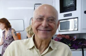 Andy García Instagram - Today is the saddest of days. The sublime artist and friend Alan Arkin has passed what a privilege  and blessing it was to have you in my life. I will never laugh as hard as I always did with Alan.  We will miss him deeply . Here is a picture I took of him during our film Steal Big Steal little and also one with him and my daughter Dominik in her first film . An American original. Rest in peace my friend🙏🙏❤️❤️#alanarkin