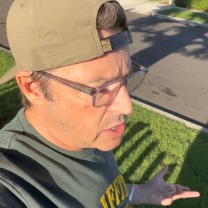 Andy Lassner Instagram - Apologies for the loud leaf blower in the background. I suspect it’s a competitor trying to sabotage our movement…