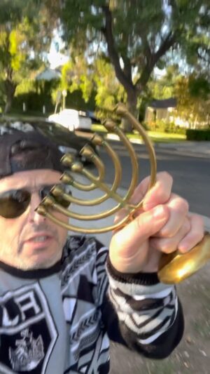 Andy Lassner Instagram - Happy Chanukah 🕎 to all those who partake. And happy Sunday to everyone else❤️❤️