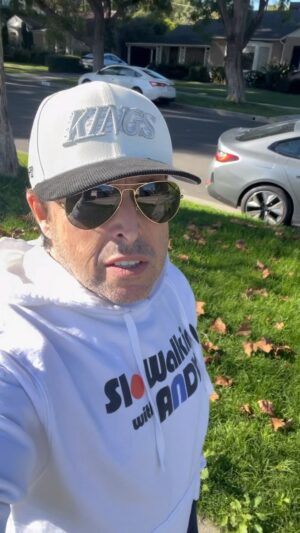 Andy Lassner Instagram - 🥳🐌Happy 2024 to America’s slowest moving online community🐌🥳
#SloWalkingWithAndy