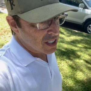 Andy Lassner Instagram - Happy Sunday to all my peoples…
❤️❤️🙏🏼🙏🏼🚶🏻🚶‍♂️🚶‍♀️🚶🏽‍♂️