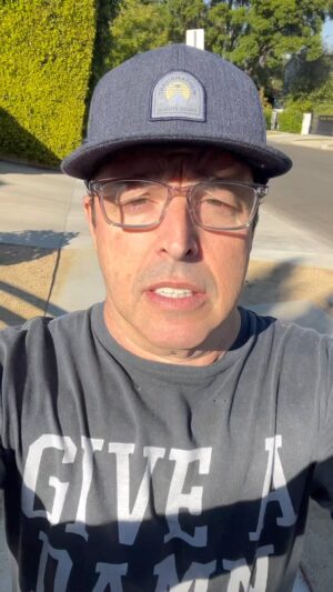 Andy Lassner Instagram - Happy Monday to my favorite people!