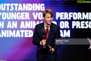 Andy Walken Instagram - Sometimes the unexpected happens! This is something I have dreamed of, and I am beyond happy (gobsmacked even) to get to bring this beautiful Emmy home with me! My thanks and gratitude to Netflix @netflix, Megan Dong @sketchshark and the whole Centaurworld team,  The Emmys / Television Academy @televisionacad

Also Thanks to my parents for everything, My aunt and uncle,
My sister @kate.walken for flying all the way across the country to be my plus one 
My wonderful manager Jilllian Neal @JillianNeal and Untitled Entertainment 
My agent Philip Marcus at @cleartalentgroup and everyone that made this possible! 

Suit @boss #hugoboss

Shirt #theory @theory_

Shoes #ysl @ysl 

Style by @theclaudiawells 

Hair by #lisameyers 

(Tie borrowed from my Uncle Alvin)
#emmys #emmyawards #childrensandfamilyemmys
#grateful #dream #thankful #suprise 
#netflix #centaurworld #durpleton #youngdurpleton
