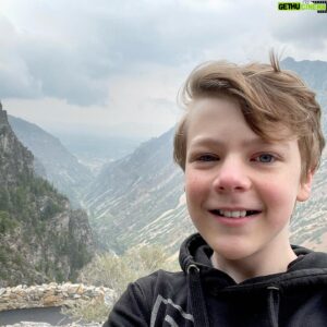 Andy Walken Instagram - Climbing high to get a new perspective.
After a long year of no travel a new view and exploring a new place felt great. 

#whereintheworld #summervacation #staysafe #backtonature #helloagain