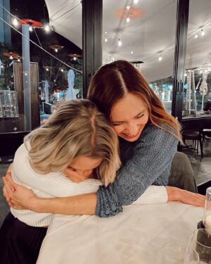 Anel Alexander Instagram - Oh, how we laughed! Eventually we got one 😁 14 jaar se vriendskap. Ek laaik jou kwaai, @leandiedurandt. Here’s to many more Pret-oria kuiers 🍾