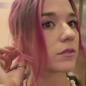 Aneta Kernová Instagram - I liked my pink hair, but I might have been the only one who liked it hahaha 💅🏻