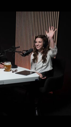 Aneta Kernová Instagram - I was interviewed about all the things I do, such as directing, acting, painting, fashion brand, singing, writing and just enjoying life. The whole interview is on YouTube @vsechnonapul_cast ♥️ Enjoy!