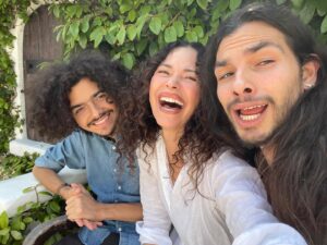 Angela Alvarado Instagram - Mother’s Day with the loves of my life! #mothersday2021❤️ #blessed #family #grateful #sons #happylife #amoresdemivida @redamorosa @revelationman @naturalmodelsla