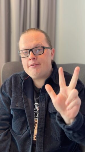 Angelo Kelly Instagram - Danke für 3 Wochen Album Charts 🥰 Have a wonderful weekend 💃