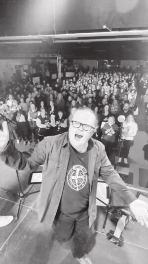 Angelo Kelly Instagram - Rostock, was für ein Mega Tourstart 🕺❤️💃
