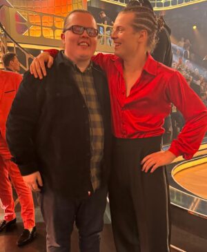 Angelo Kelly Instagram - Halbfinale 🕺🤓💃
Malika und Gabriel begeistern uns Woche für Woche und gleich ist schon Halbfinale. Crazy! Danke auch an alle da draußen die für die beiden anrufen/sms ❤️