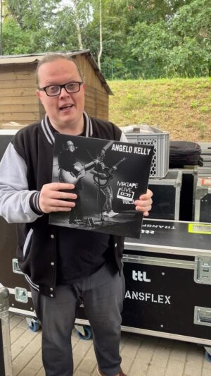 Angelo Kelly Instagram - Das ist sie endlich 🥰
MIXTAPE Live Vol.3 ist ab jetzt überall erhältlich 🎉
