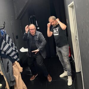 Angelo Kelly Instagram - Das waren ganz tolle Konzerte in Köln und Leipzig 🥰 Jetzt freuen wir uns auf:
05.05. Essen - AUSVERKAUFT!
06.05. Düsseldorf - AUSVERKAUFT!
07.05. Mainz 

Pictures: @aeskimo_sven 
#angelokelly #matthiaskrauss #mixtape #tour #live #köln #leipzig