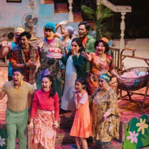 Angga Dwimas Sasongko Instagram - 14 tahun setelah Musikal Laskar Pelangi digelar selama sebulan oleh Mba @mirles dkk, kami membuat kembali sebuah produksi panggung musikal dengan periode pentas yang sama. Rasanya mimpi kami dan teman2 di @milesfilms dulu masih sama; membudayakan pentas panggung jadi lebih mudah dinikmati dan diakses. Bisa dibilang dengan memproduksi @musikalkeluargacemara, @visinemaid bukan sedang membuat pentas musikal saja. Bersama @indonesia_kaya dan @teman.musicals, kami kembali ingin membangun budaya menonton pentas panggung. Berharap suatu saat tercipta ekosistem seni panggung yang lebih luas dan berkelanjutan, membuat lebih banyak stakeholder lain percaya, pentas panggung Indonesia bisa sukses di dalam negeri dan mentas di panggung dunia.

Ini bukan pekerjaan mudah dan cepat. Butuh waktu dan nafas yang panjang, dan tentunya tidak bisa sendirian. Kami para seniman dan kalian, para penonton adalah kuncinya. Jadi, bila ada waktu dan uang, sempatkan nonton Musikal Keluarga Cemara dan rasakan pengalaman menonton pentas musikal yang akan menjadikan malam itu, jadi salah satu malam paling terkenang sepanjang umur.