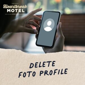 Angga Dwimas Sasongko Instagram - Apa kebiasaan kamu ketika lagi patah hati?

#HeartbreakMotel #HeartbreakMotelFilm
