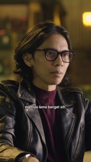 Angga Dwimas Sasongko Instagram - Dengan keterbatasan waktu dan sumber daya, ternyata pengambilan salah satu adegan paling epik di @13bomdijakartafilm ini hanya memiliki satu kesempatan saja lho gaes! 😱🔥
 
Mulai dari storyboard sampai eksekusi 💣💥 Saksikan penjelasannya langsung dari sutradara @anggasasongko, intip prosesnya yuuuk! 🎬

🎟️ Rp25 Ribu
🎞️ bioskoponline.com, tanpa berlangganan 

#13BomdiJakarta
#BioskopOnlineFeatureFilm