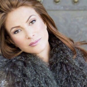 Angie Everhart Instagram - Thinking of you! Have an awesome week! Sending everyone a Virtual hug! 💋 XOXO
