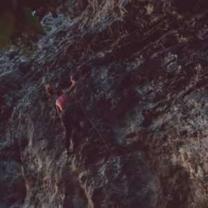 Angie Scarth-Johnson Instagram - Argentinia🇦🇷🌟
Some of the most beautiful areas here in Patagonia! Feeling pretty overwhelmed with all the possibilities for climbing.💁🏻‍♀️Running around the valleys with the TNF team trying new lines , old ones and bolting our own.🔩
@thenorthface @thenorthface_climb 

📸 @honngy 

@thenorthface_aunz @redbullau @tenayaclimbing @camp1889outdoor @climbskinspain