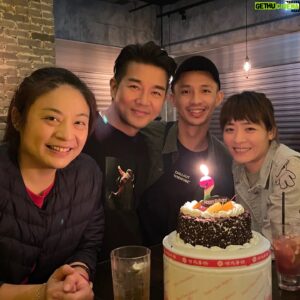 Angus Hsieh Instagram - 生日好多驚喜，
謝謝你們的祝褔！真心感動❤️
也謝謝所有留言祝褔的朋友們！
我覺得自己很幸褔❤️❤️❤️

也祝褔身邊家人、朋友們
平安健康、開心幸褔！拿金牌🥇🥇🥇