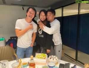 Angus Hsieh Instagram - 每年過年前最期待的約會，
親愛的學姐😜生日快樂🎂🎊🎉
愛你喔❤️