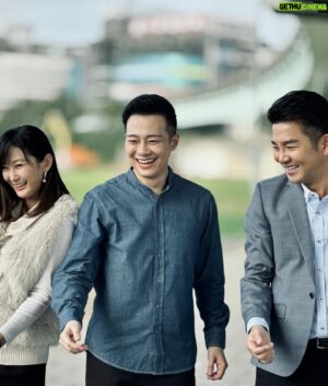 Angus Hsieh Instagram - 想不到小時候玩得遊戲，
在戲裡又重溫了一次記憶！
很喜歡這幾張照片，
很自然、很生活、很愜意！

#天道 
#三立台劇