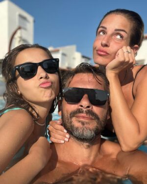 Anıl İlter Instagram - Three person posing in the pool😉 @sinemyildiz_2