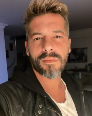 Anıl İlter Instagram - ‘Bizim bi arkadaş’ diye başlayan hikayelerdeki o ‘arkadaş’ benim.