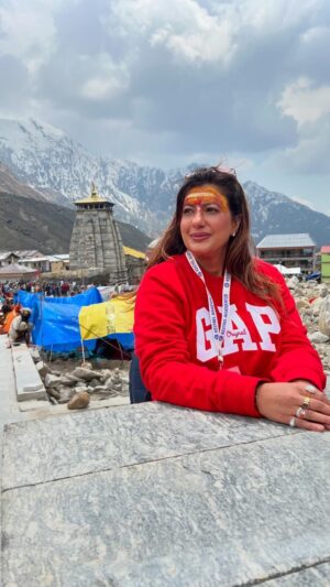 Anisha Hinduja Instagram - He is All and Everything 
He is the universe 🙏🕉️❤️ 

#magical #kedarnath #positivevibes #energy #soul #awakening #bliss #power #healing #foryou #foryourpage #explore #travelphotography #instagood #love #harharmahadev #omnamahshivaya 🙏