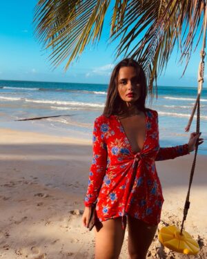 Anissa Consul Instagram - Souvenirs …🥰