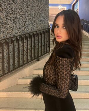 Anissa Consul Instagram - About last night 🙏

Ma combinaison que j’adore vient de chez @lili_dress_marseille les filles 💕