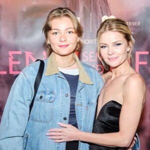 Anita Briem Instagram - Premier of “As Long as we Live” / “Svo Lengi sem við Lifum” 🌷🎬
8. Október á Stöð 2

Hair and make up: @sophiedavina

@glassriver_production @stodtvo
