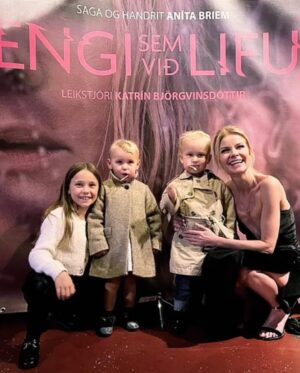 Anita Briem Instagram - Premier of “As Long as we Live” / “Svo Lengi sem við Lifum” 🌷🎬
8. Október á Stöð 2

Hair and make up: @sophiedavina

@glassriver_production @stodtvo