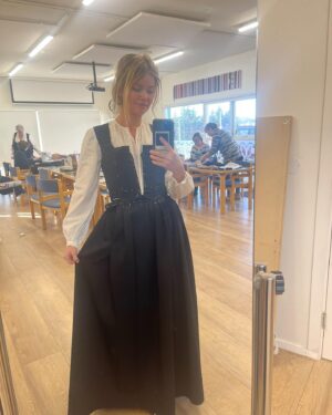 Anita Briem Instagram - I was at a breaking point from stress, so I figured I’d sow myself an Icelandic national costume (logical). I attended a brilliant 10 week course and decided to weave into the very fabric the theme of light and romance ✨

I’m proud of myself for achieving something out of my skill set (glad I didn’t realize how hard it would be before I started) and for creating a lovely little legacy honoring our ancestors for my daughter to have when she’s older. 

Step by step / stitch by stitch… I guess anything is possible ♥️

#birtaogrómantík #nationalcostume