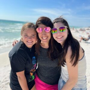 Anita Corsini Instagram - Walking on the beach today and found one of my bonus daughters! It was glorious 💞

#lovethesetwo #beach #beachtime #30A #friends #family
