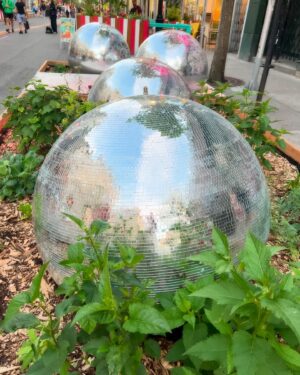 Anita Corsini Instagram - Montreal you’re 💯Great food (please try Schwartz’s you won’t be disappointed unless you don’t eat meat then maybe don’t go there) 🏆 Beautiful flowers literally everywhere including freaking DISCO BALLS in the garden - yes please and thank you 🪩Dance parties in the park🕺🏻💃🏻 Bike rides and beautiful architecture 🚲⛪️ Over 16k steps ♥️… I just can’t get enough. And this family of mine, well, I adore them with all that I am!! ♥️ Now off to watch the hockey finals and pretend like I know what’s going on 😆 Until next time 🇨🇦

#corsinistakecanada #partyof5 #summer #vacation