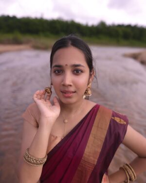 Anjali Raj Instagram - dreaming and making memories♥️

📸: @aneeshminaloor_photography  @kiran_k_premadas 
 

#throwback #photoshoot  #saree #gratefulalways