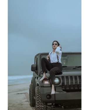 Anjali Raj Instagram - rain or shine, own the moment 💣

shot by: @manu_k_mohan_photography 
editing and grading: @dibeesh_v_sahadevan 
MUH: @aarshamakeoverartistry 

#photoshoot #beachshoot #photography #fashion #explore